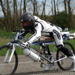 rocket-powered-bicycle-francois-gissy